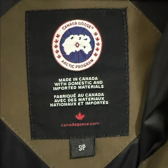 Canada Goose Men’s Military Green Puffer Jacket with Fur Hood - Picture 2 of 14